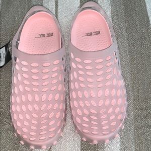 Pool shoes